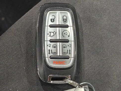 Used 2023 Chrysler Voyager LX FWD image 11