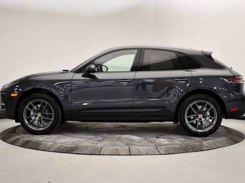 Certified 2025 Porsche Macan image 2