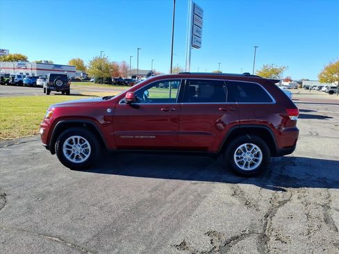Used 2018 Jeep Grand Cherokee Laredo image 18