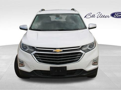 Used 2019 Chevrolet Equinox Premier w/ LPO, Cargo Package FWD image 2