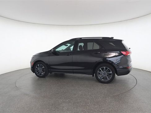 Used 2022 Chevrolet Equinox RS w/ Infotainment Package image 9