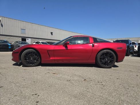 Used 2005 Chevrolet Corvette Coupe w/ Preferred Equipment Group RWD image 10