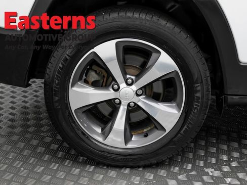 Used 2019 Jeep Cherokee Limited AWD/4WD image 32