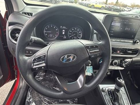 Used 2023 Hyundai Kona SE image 18