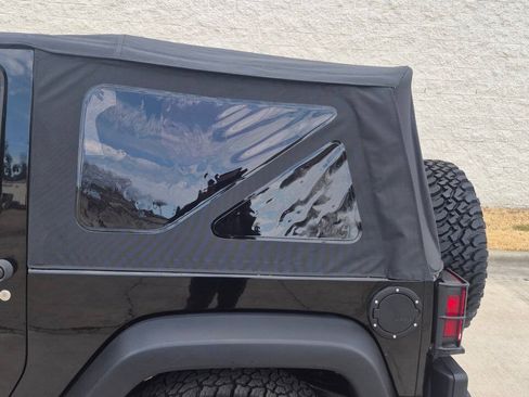 Used 2009 Jeep Wrangler X w/ Black Appearance Group AWD/4WD image 30