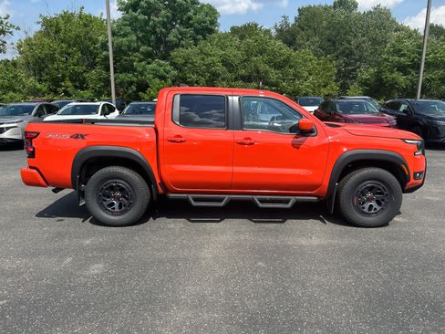 Certified 2025 Nissan Frontier PRO-4X w/ Pro Premium Package AWD/4WD image 2