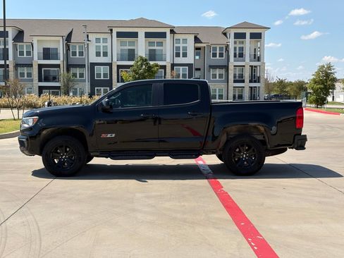 Used 2021 Chevrolet Colorado Z71 w/ Z71 Midnight Edition AWD/4WD image 4