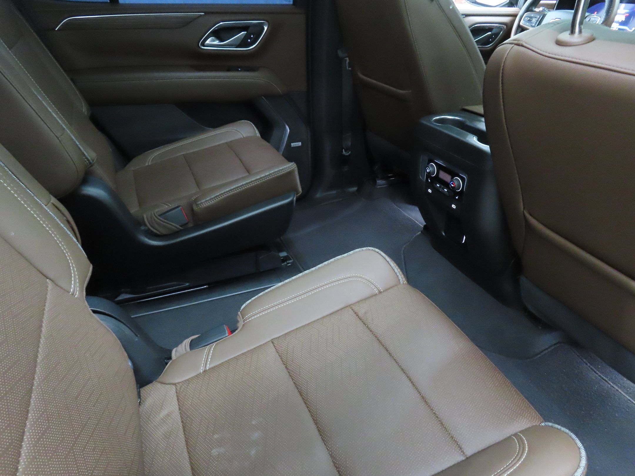 Used 2022 Chevrolet Tahoe High Country AWD/4WD image 23