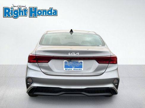 Used 2024 Kia Forte LXS FWD image 7