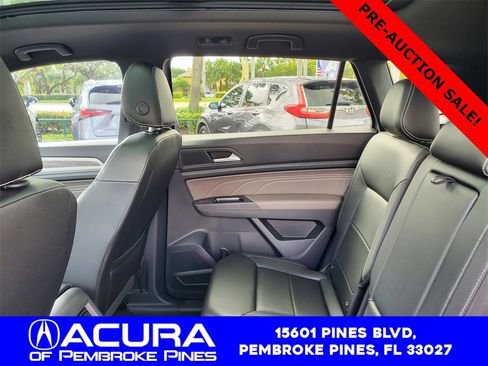 Used 2021 Volkswagen Atlas Cross Sport SE w/ Panoramic Sunroof Package image 12