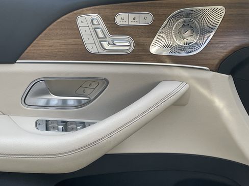 Certified 2023 Mercedes-Benz GLS 450 4MATIC image 19