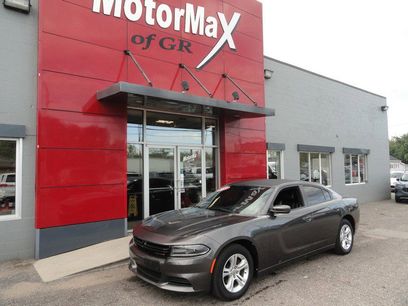 Used 2019 Dodge Charger SXT w/ Leather Interior Group