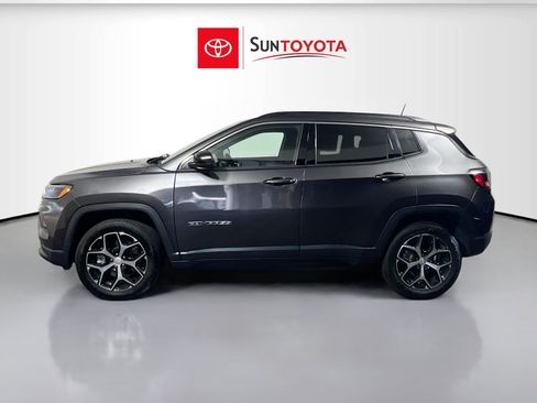 Used 2024 Jeep Compass Latitude AWD/4WD image 7