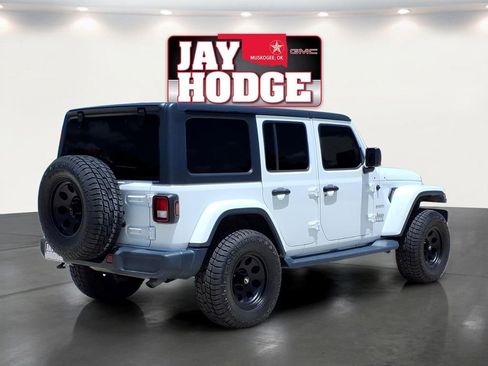 Used 2020 Jeep Wrangler Unlimited Sahara AWD/4WD image 6