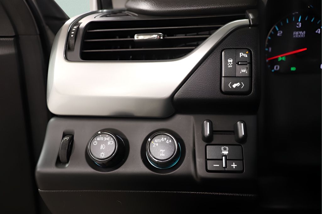 Used 2019 Chevrolet Tahoe Premier AWD/4WD image 20