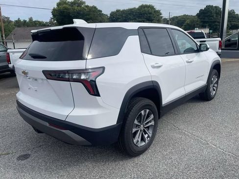 New 2026 Chevrolet Equinox LT FWD image 3