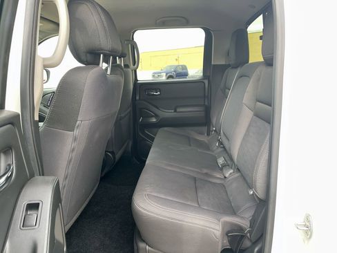 Used 2024 Nissan Frontier SV w/ SV Convenience Package image 23