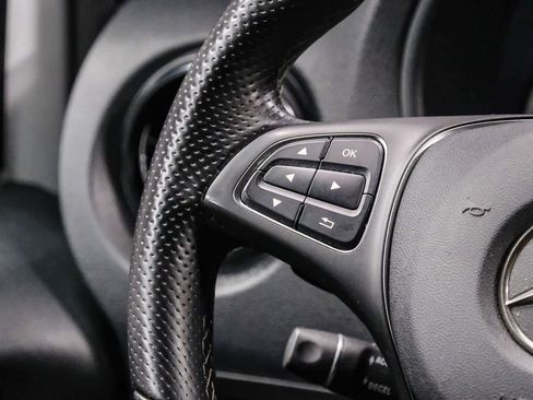 Used 2021 Mercedes-Benz Metris image 21