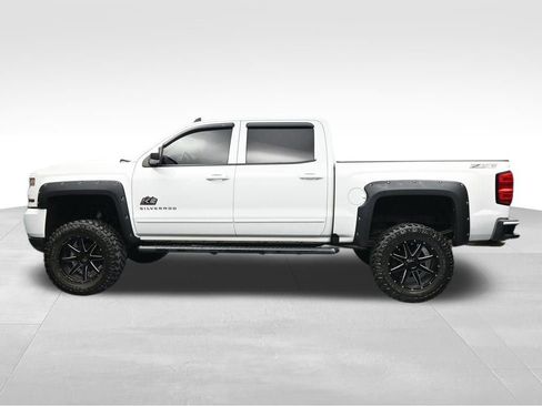 Used 2018 Chevrolet Silverado 1500 LT w/ All Star Edition AWD/4WD image 2