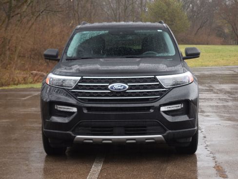 Used 2023 Ford Explorer XLT w/ Equipment Group 202A image 21