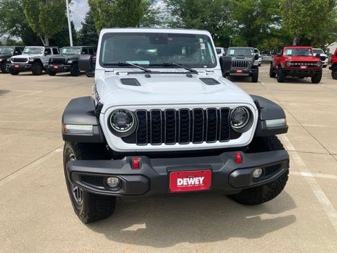 Used 2024 Jeep Wrangler Unlimited Rubicon w/ Convenience Group AWD/4WD image 2