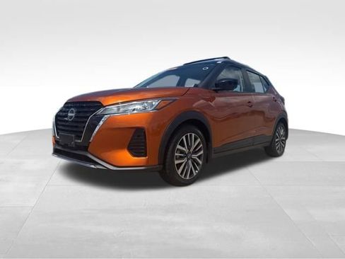 Used 2024 Nissan Kicks SV w/ Interior Electronics Package FWD image 5