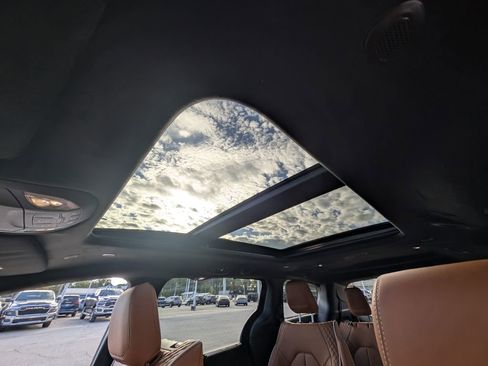 New 2026 Chrysler Pacifica Pinnacle w/ Trailer Tow Group image 3