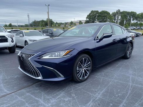 Used 2022 Lexus ES 350 w/ Premium Package FWD image 3