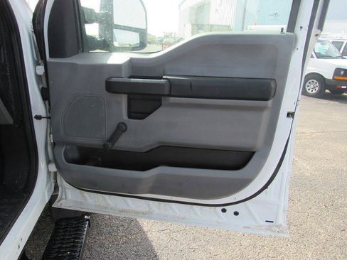 Used 2021 Ford F550 2WD Crew Cab Super Duty image 12