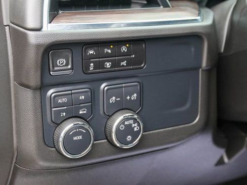 Used 2025 Chevrolet Tahoe LT image 12