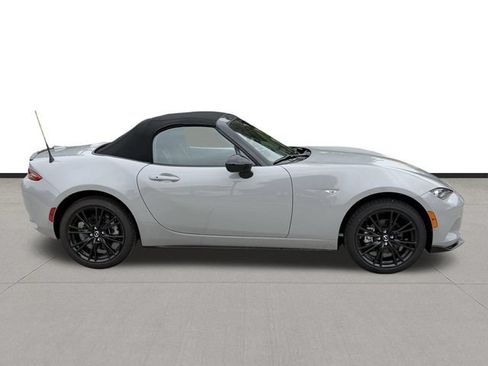 Certified 2026 MAZDA MX-5 Miata Club RWD image 4