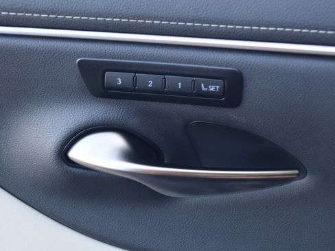 Used 2025 Lexus ES 350 w/ Premium Package FWD image 13