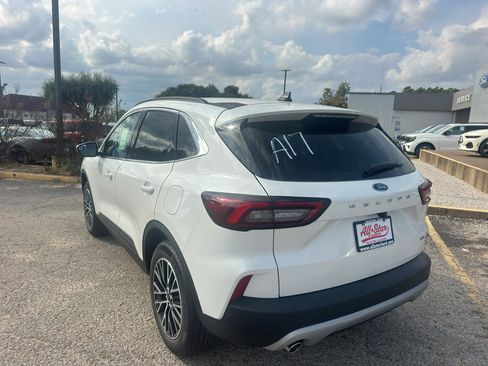 New 2026 Ford Escape SE FWD image 7