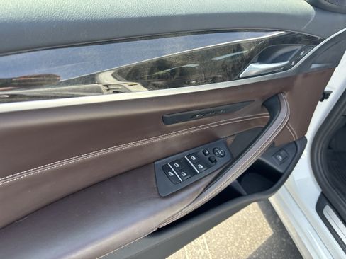 Used 2019 BMW 530i xDrive w/ Convenience Package AWD/4WD image 14