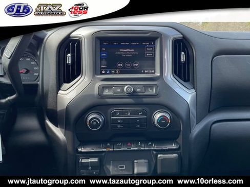 Used 2020 Chevrolet Silverado 1500 Custom w/ Custom Value Package AWD/4WD image 15