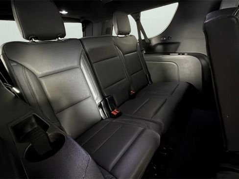 Used 2023 Chevrolet Suburban LT image 31