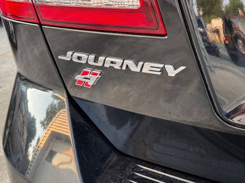 Used 2019 Dodge Journey Crossroad AWD/4WD image 13