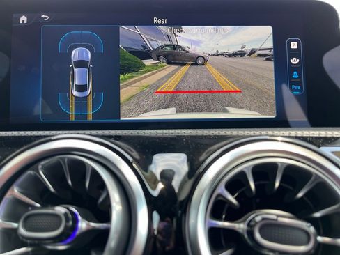 Used 2025 Mercedes-Benz CLA 250 4MATIC image 57