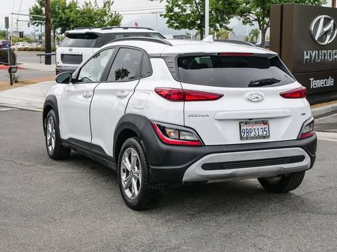 Certified 2022 Hyundai Kona SEL AWD/4WD image 7