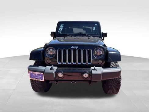 Used 2017 Jeep Wrangler Sahara w/ Dual Top Group AWD/4WD image 2