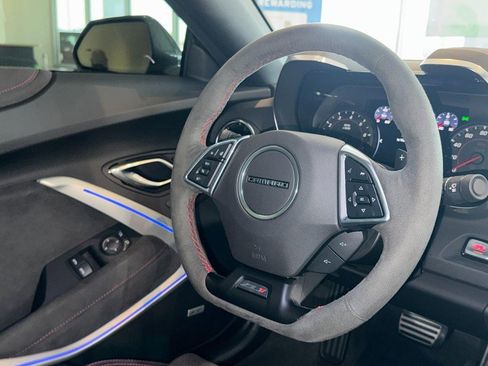 Used 2022 Chevrolet Camaro ZL1 RWD image 13