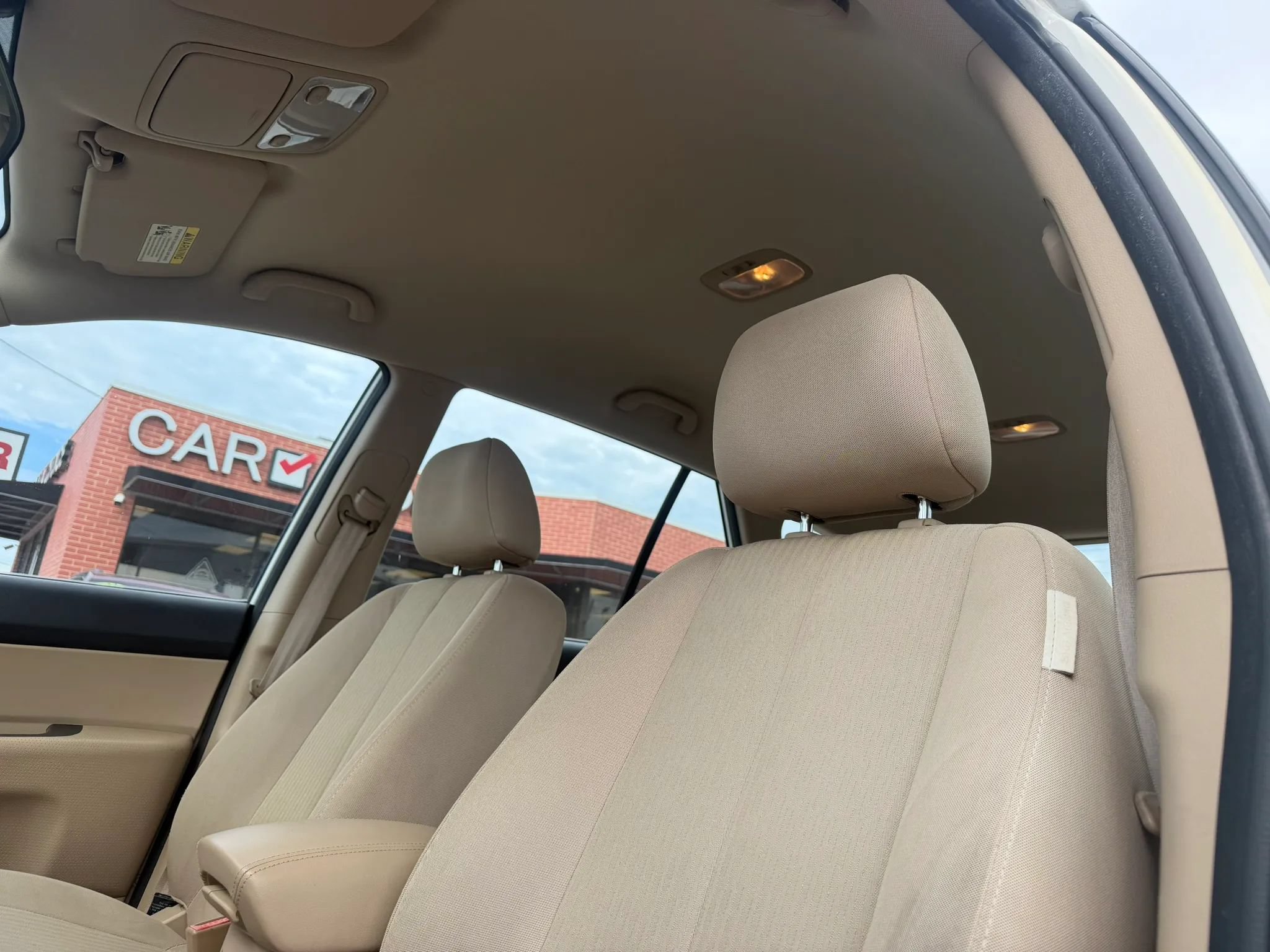 Used 2009 Kia Rondo LX FWD image 9