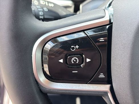 Certified 2025 Volvo XC60 T8 Plus w/ Protection Package Premier AWD/4WD image 16