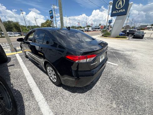 Used 2022 Toyota Corolla LE FWD image 4