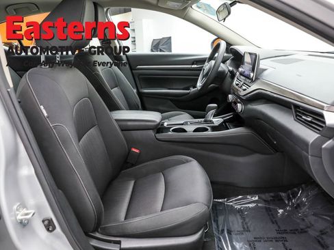 Used 2023 Nissan Altima 2.5 SV image 23