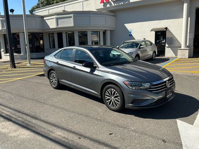Used 2019 Volkswagen Jetta SE w/ Cold Weather Package