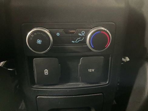 Used 2022 Ford Explorer XLT w/ Equipment Group 202A image 17