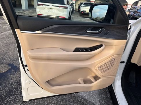 Used 2025 Jeep Grand Cherokee L Limited w/ Trailer Tow Package image 10