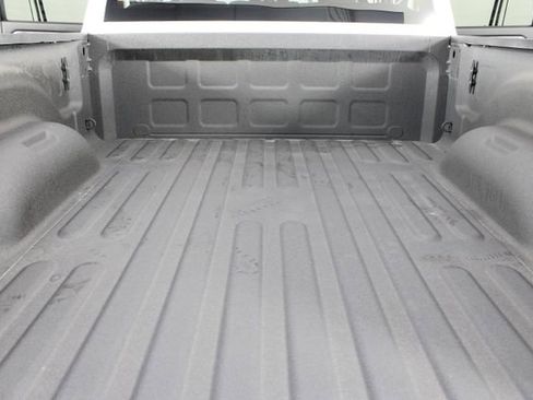 Used 2024 RAM 2500 Big Horn w/ Protection Group AWD/4WD image 17