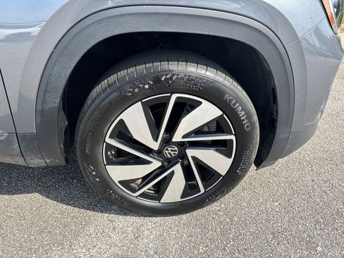 Used 2025 Volkswagen Atlas SE FWD image 12
